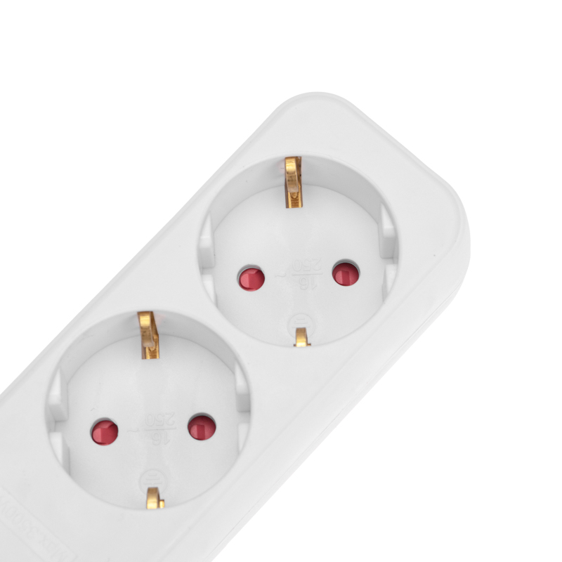 Удлинитель STANDARD 3 гнезда, 1,5м, 3х1,0мм², с/з, с выключателем, белый REXANT